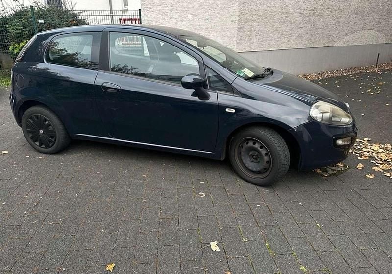 Blau Gebraucht 2011 Fiat Punto Evo Dynamic Kleinwagen | 1.750 € (Guter Preis) - Bild 1/4
