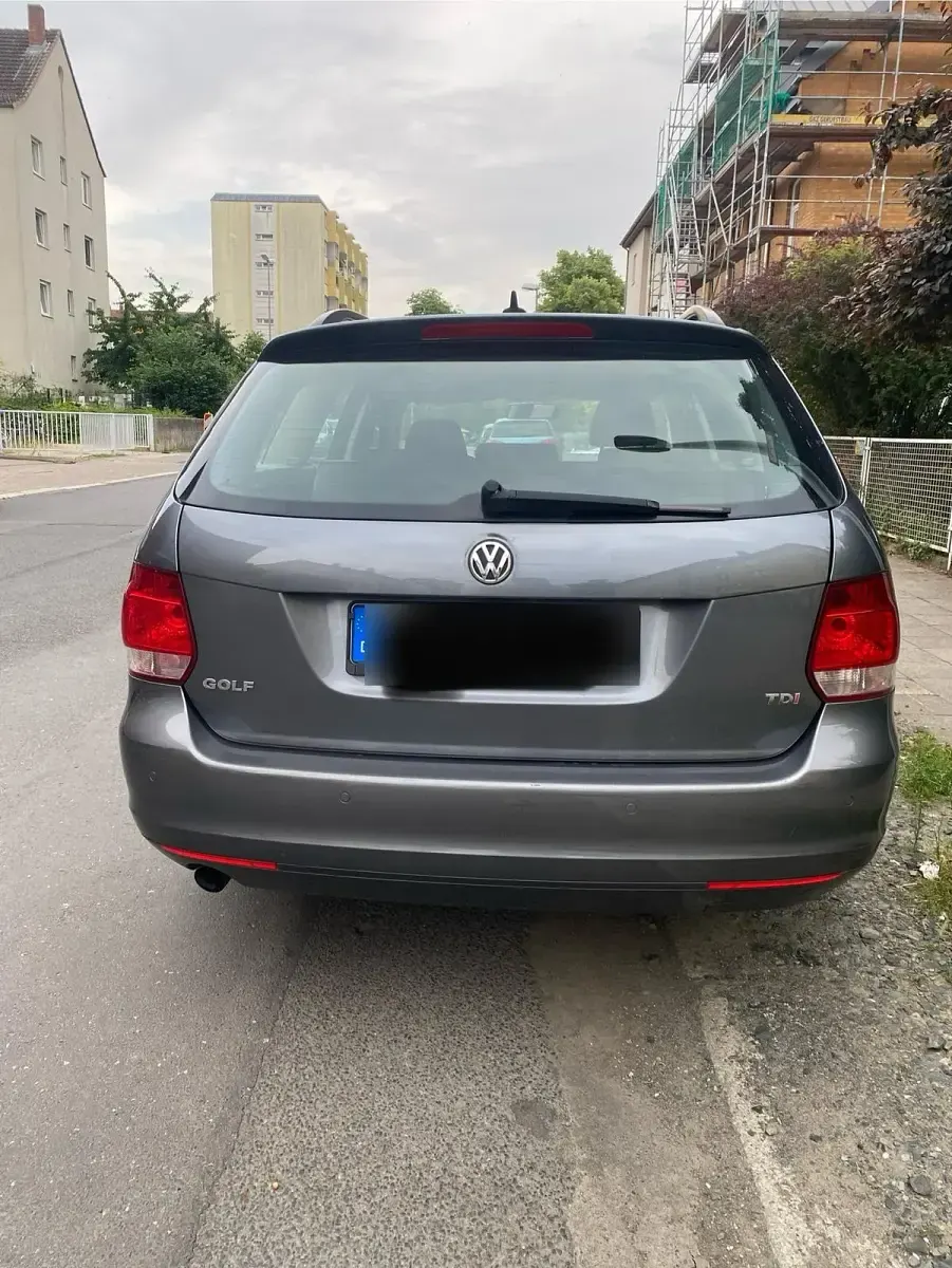 Gebraucht VW Golf VI 105 PS (77 kW) 2011 Grau Kleinwagen