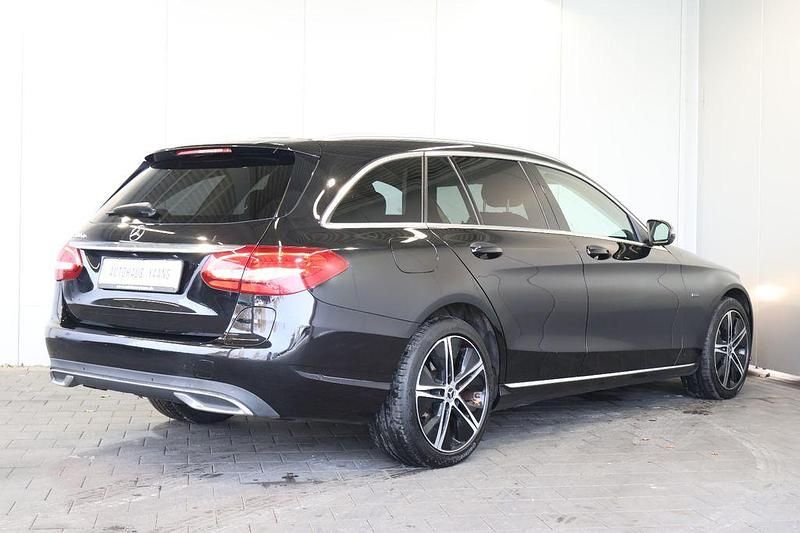 Gebraucht Mercedes C300e Avantgarde 306 PS (225 kW) 2020 Schwarz Limousine
