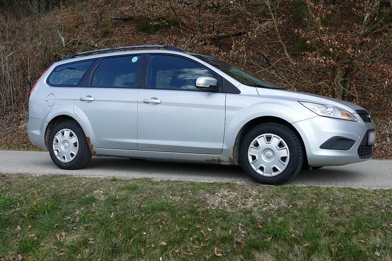 Gebraucht Ford Focus 101 PS (74 kW) 2008 Silber Kombi
