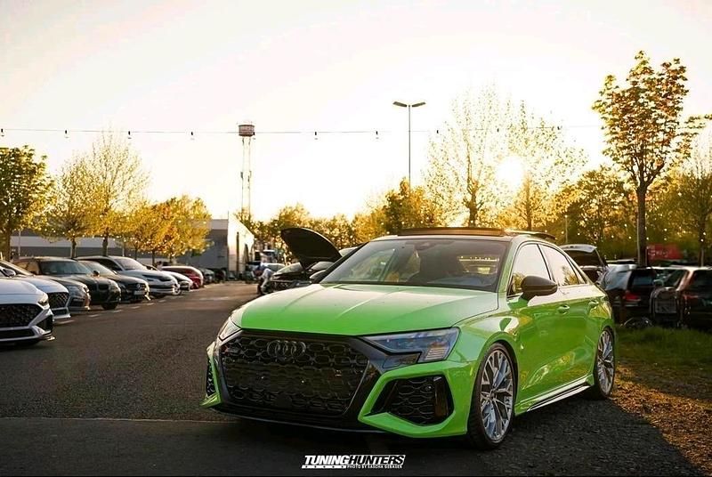 Grün Gebraucht 2023 Audi RS3 Performance Kleinwagen | 57.499 € (Superpreis) - Bild 1/4