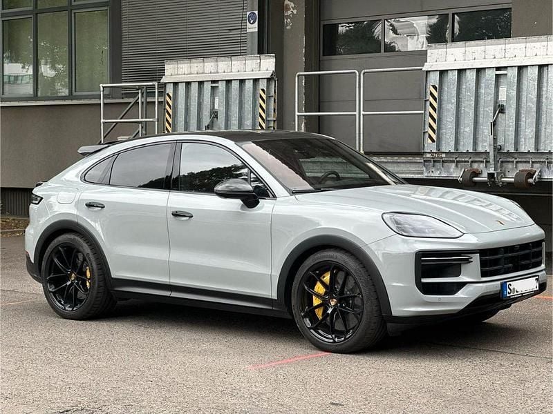Gebraucht Porsche Cayenne Turbo E-Hybrid 740 PS (544 kW) 2024 Weiß SUV