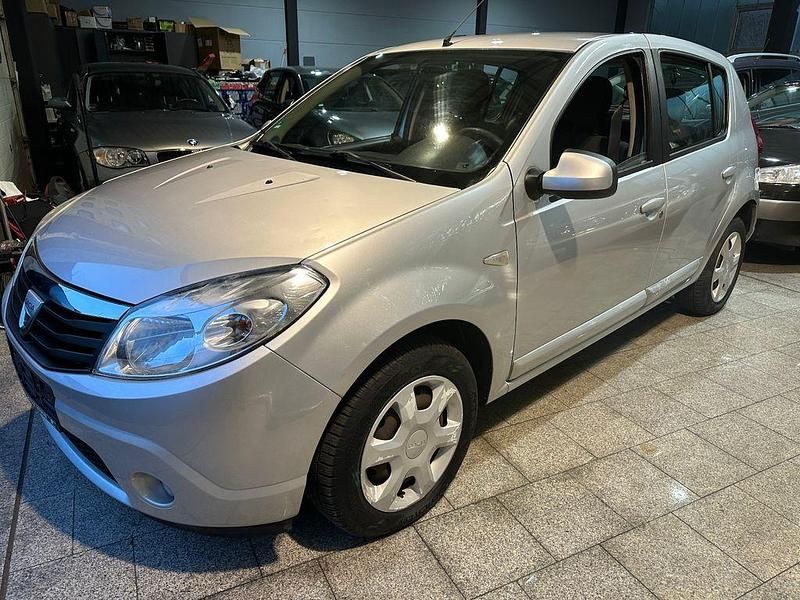 Gebraucht Dacia Sandero Lauréate 87 PS (63 kW) 2009 Silber Limousine