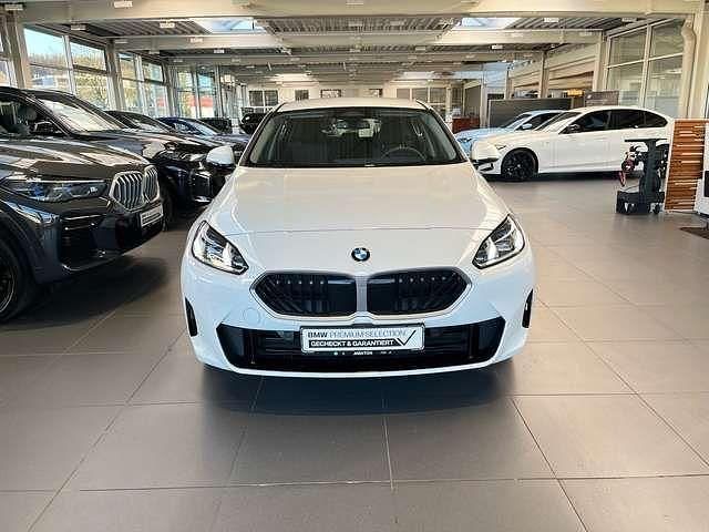 Używany BMW 120 Performance 170 KM (125 kW) 2025 Biały Hatchback