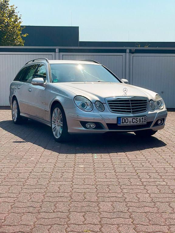 Grau Gebraucht 2007 Mercedes E280 Elegance Limousine | 14.500 € - Bild 1/4