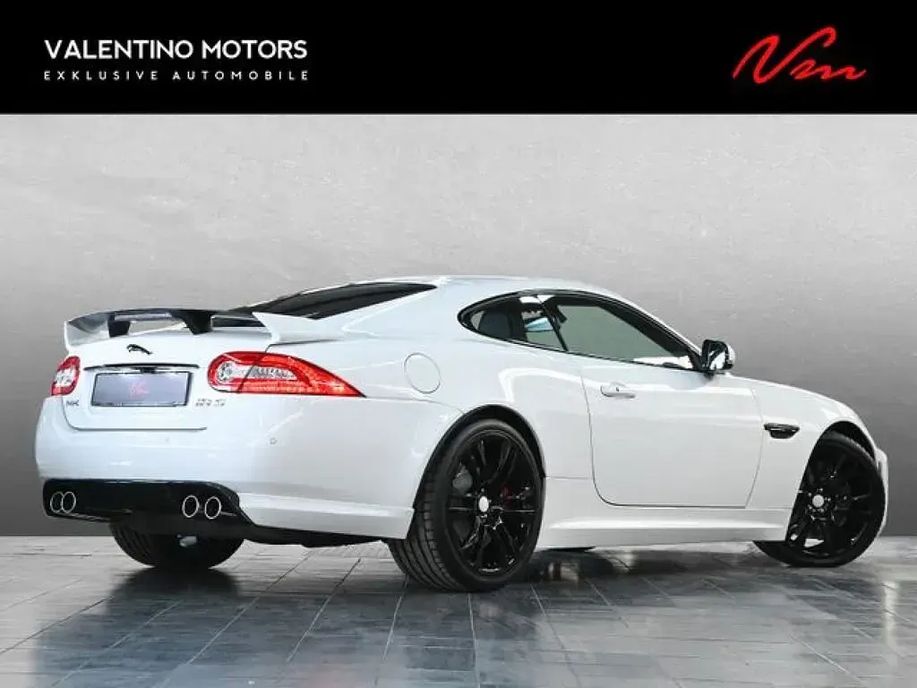Gebraucht Jaguar XKR R 551 PS (405 kW) 2012 Polaris white Coupé