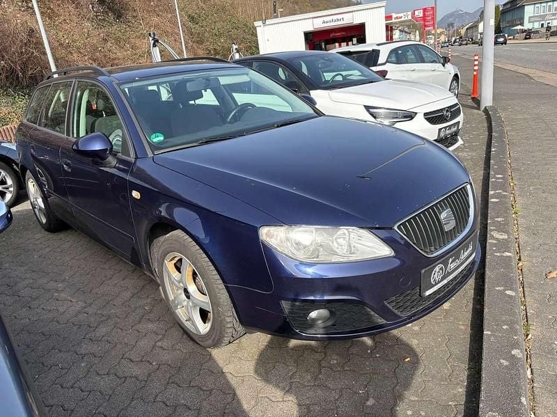Usado Seat Exeo Reference 120 HP (88 kW) 2011 Azul Carrinha