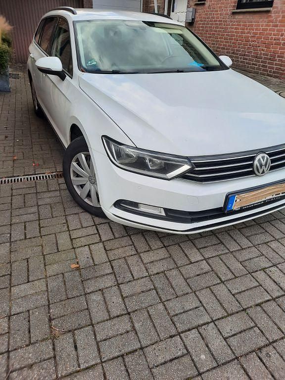 Gebraucht 2016 VW Passat Trendline Kombi | 9.900 € (Superpreis) - Bild 1/2