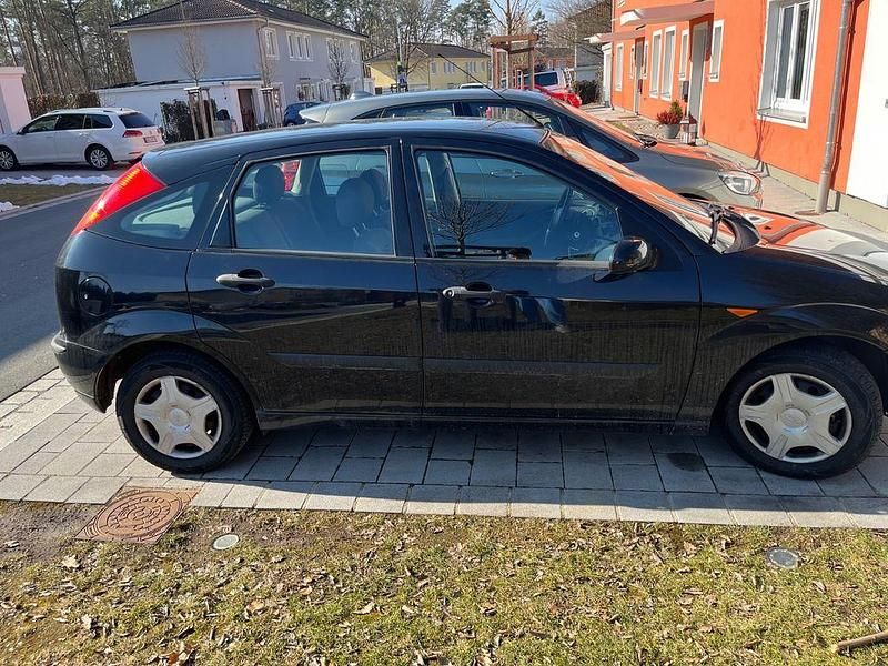 Gebraucht Ford Focus 101 PS (74 kW) 2002 Schwarz Limousine
