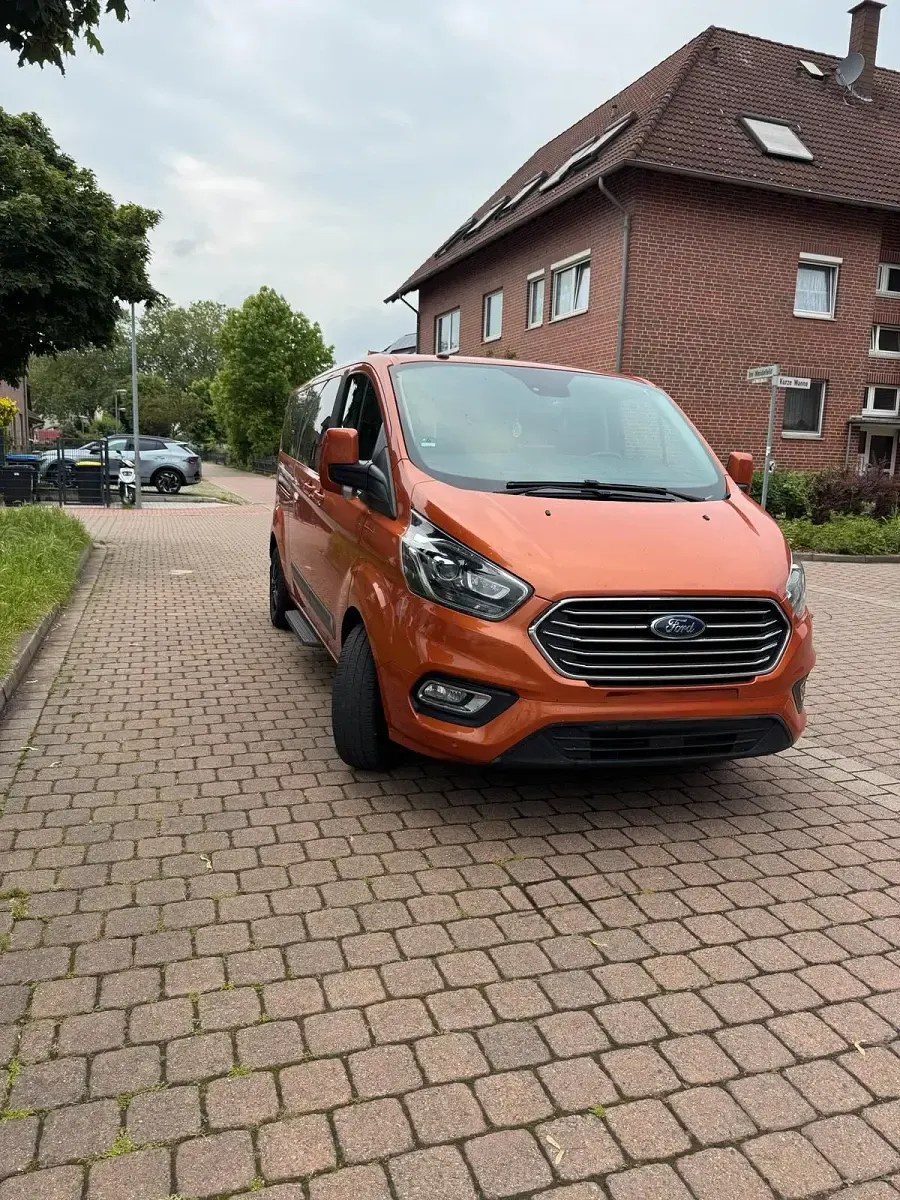 Gebraucht Ford Transit Custom 170 PS (125 kW) 2018 Orange Van / Kleinbus