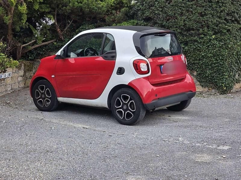 Weiß Gebraucht 2016 Smart ForTwo Coupé Basis Kleinwagen | 8.000 € (Guter Preis) - Bild 1/1