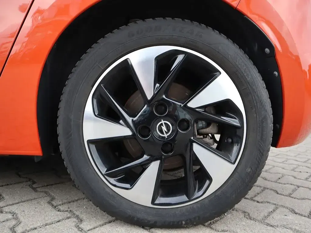Usado Opel Corsa-e 100 kW (136 HP) 2022 Laranja Citadino