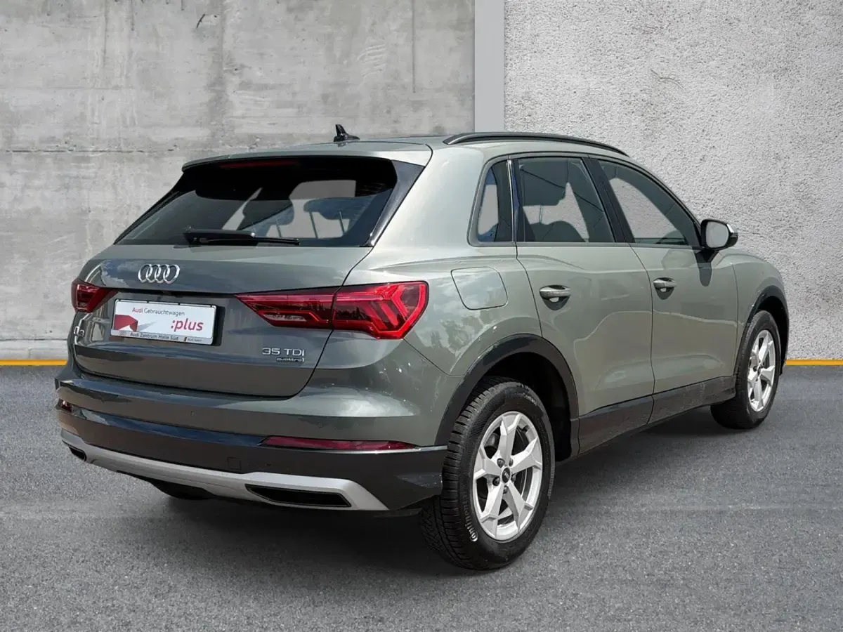 Gebraucht Audi Q3 Advanced 150 PS (110 kW) 2022 Chronosgrau metallic SUV
