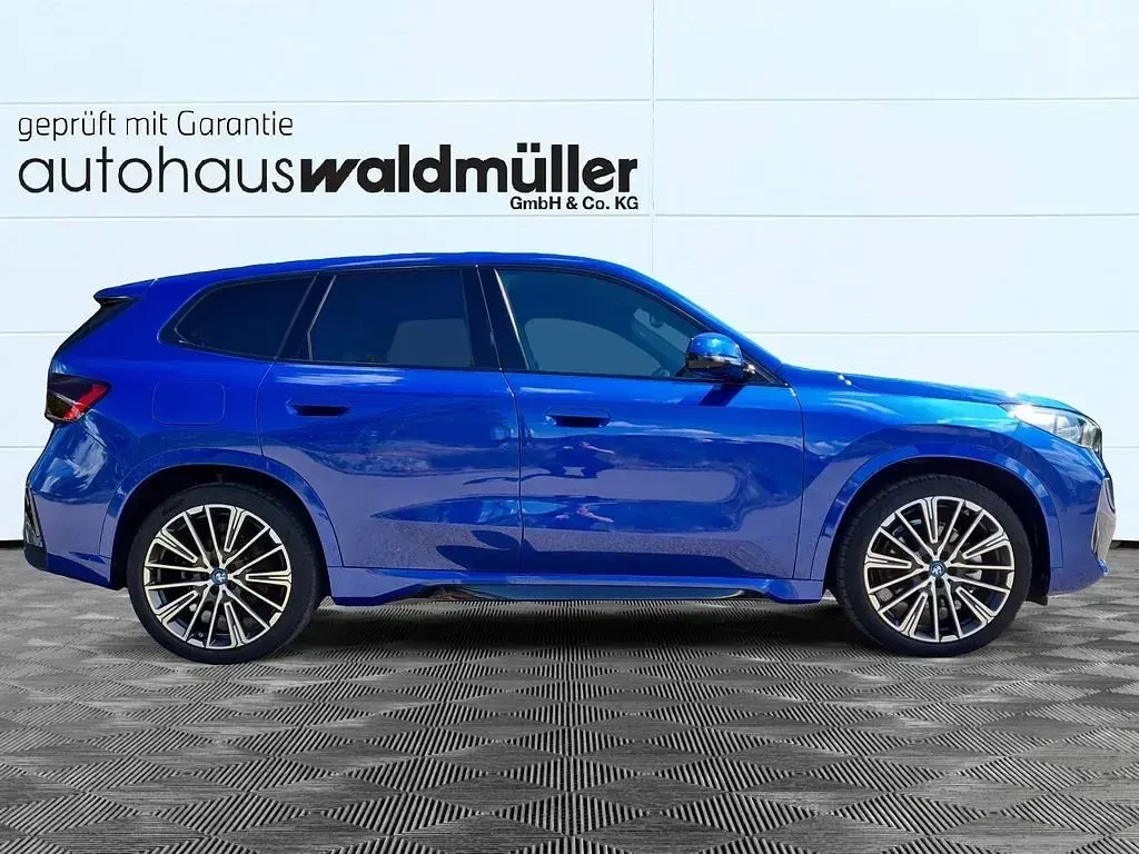 Gebraucht BMW iX1 M Sport 230 kW (313 PS) 2023 Blau SUV