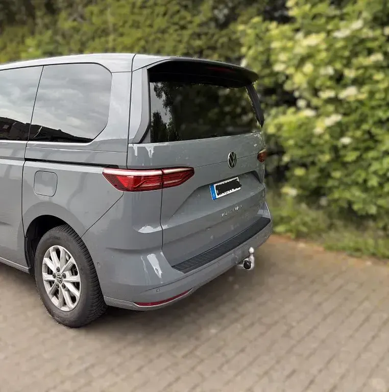 Gebraucht VW Multivan 150 PS (110 kW) 2024 Grau Van / Kleinbus
