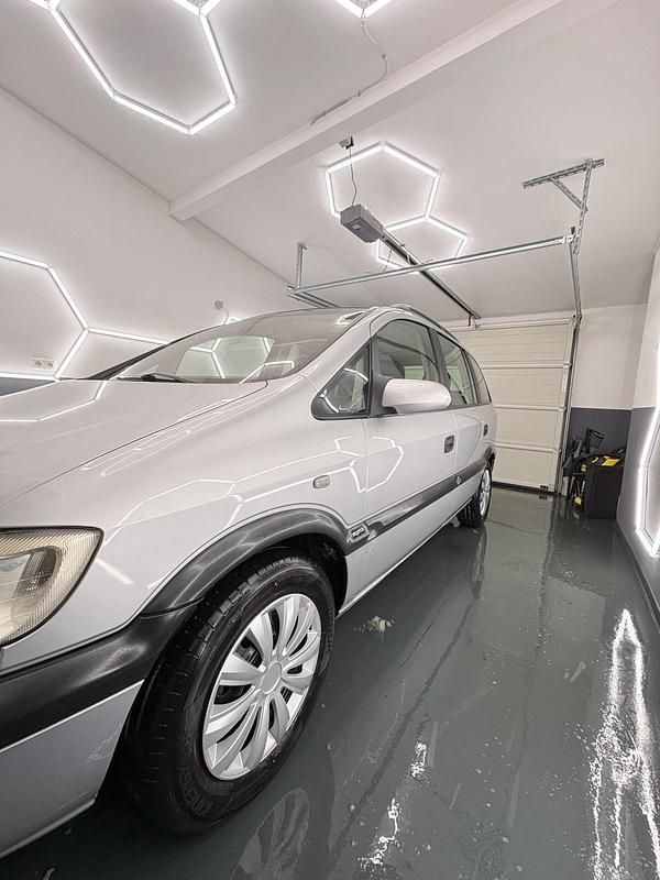 Gebraucht Opel Zafira 125 PS (91 kW) 2000 Silber Van / Kleinbus