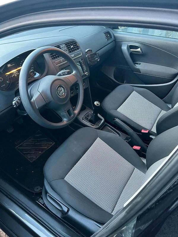 Gebraucht VW Polo 75 PS (55 kW) 2012 Grau Kleinwagen