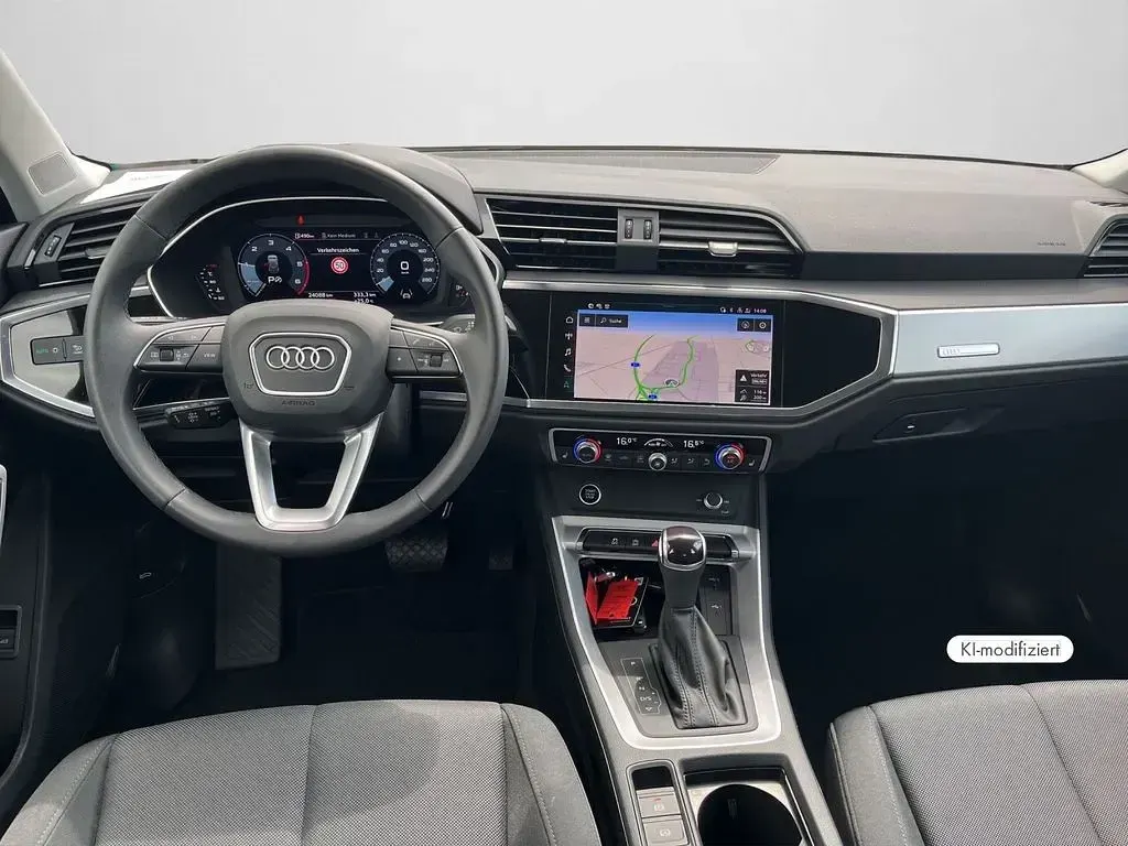 Gebraucht Audi Q3 Ambiente 150 PS (110 kW) 2025 Chronosgrau metallic (metallic) SUV
