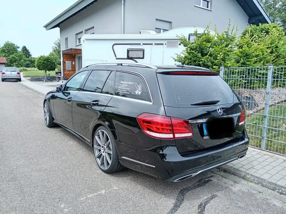 Gebraucht Mercedes E200 Avantgarde 184 PS (135 kW) 2015 Schwarz Kombi