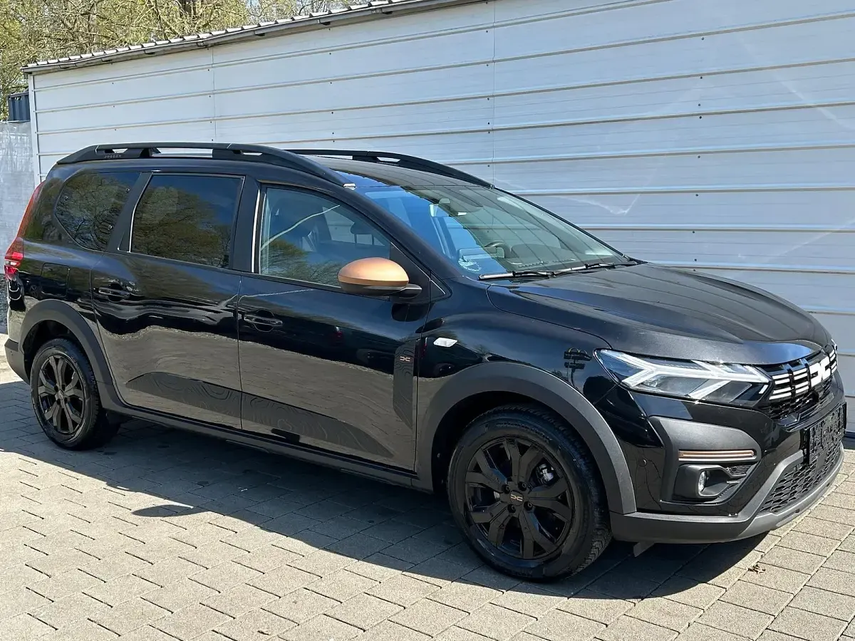 Gebraucht Dacia Jogger Extreme 110 PS (80 kW) 2024 Schwarz Van / Kleinbus