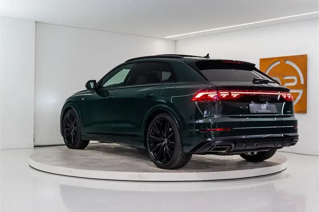 Neu Audi Q8 Competition 489 PS (359 kW) 2026 Grün SUV