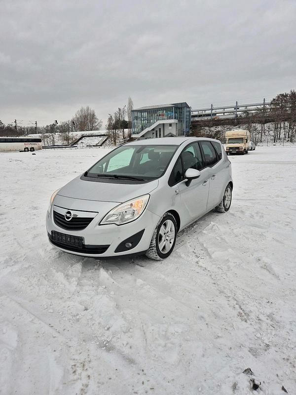 Silber Gebraucht 2013 Opel Meriva Van / Kleinbus | 4.200 € (Fairer Preis) - Bild 1/4
