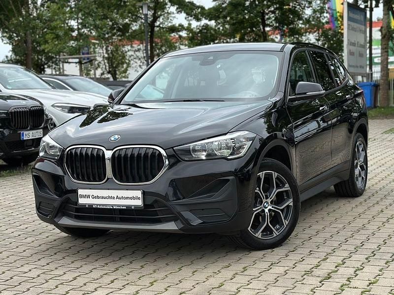 Schwarz Gebraucht 2022 BMW X1 Sport Line SUV | 18.900 € (Superpreis) - Bild 1/4