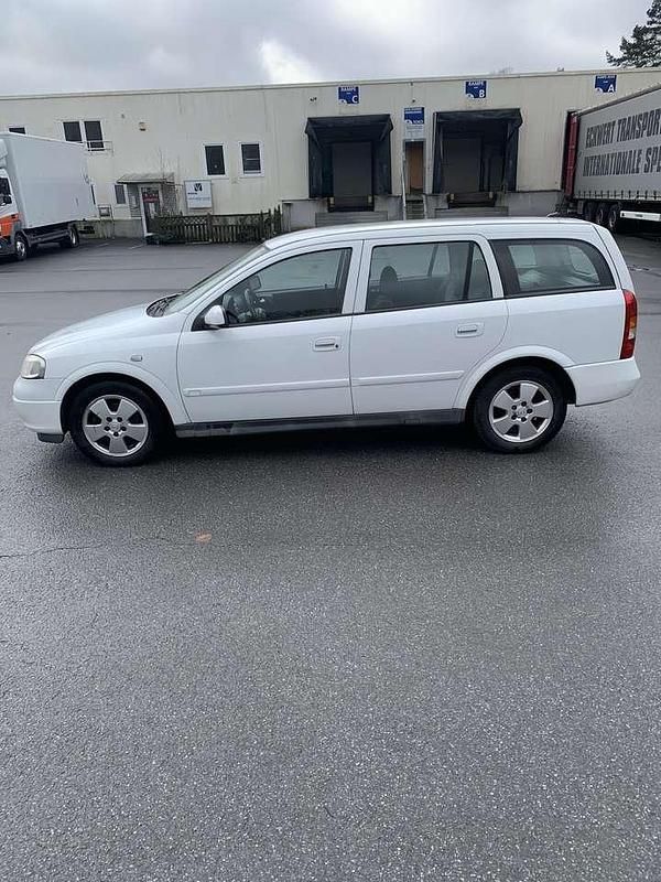 Gebraucht Opel Astra Basis 101 PS (74 kW) 2004 Weiß Kombi
