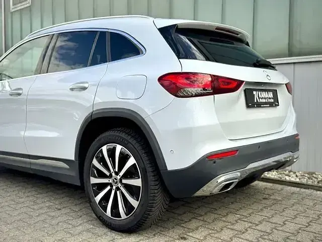 Gebraucht Mercedes GLA180 Progressive 136 PS (100 kW) 2021 Weiß SUV