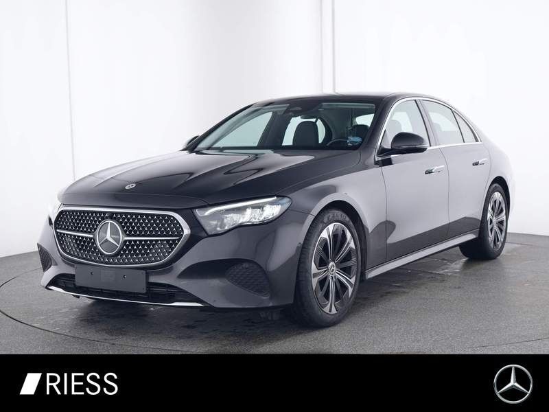 Grau Gebraucht 2023 Mercedes E220 Avantgarde Limousine | 46.700 € (Guter Preis) - Bild 1/4