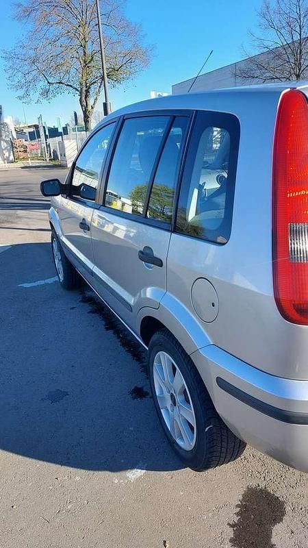 Gebraucht Ford Fusion 80 PS (58 kW) 2005 Grau Kleinwagen