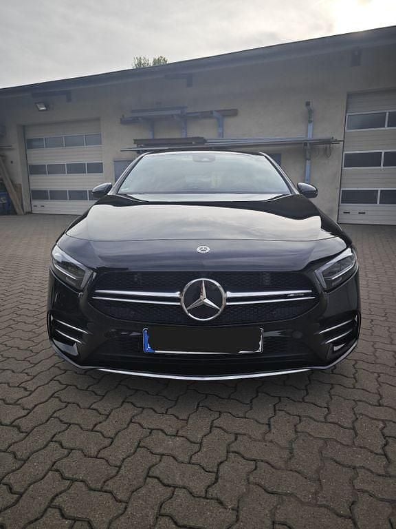 Schwarz Gebraucht 2021 Mercedes A35 AMG AMG Limousine | 36.450 € (Superpreis) - Bild 1/4
