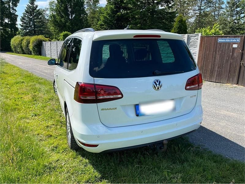 Gebraucht VW Sharan 150 PS (110 kW) 2016 Weiß Van / Kleinbus