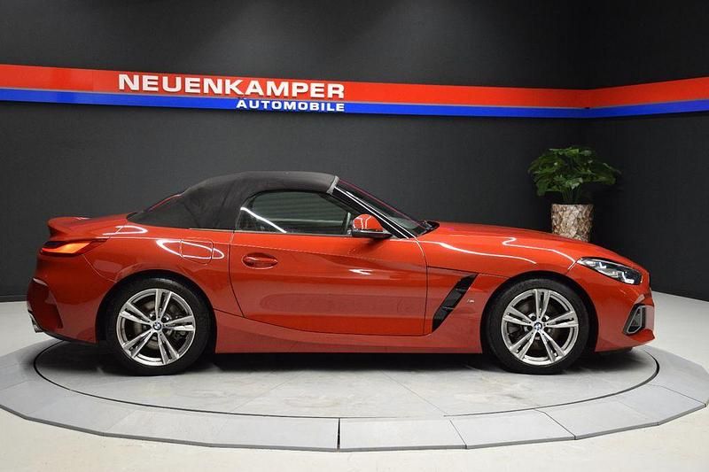 Gebraucht BMW Z4 Sport Line 197 PS (144 kW) 2023 Rot Cabrio