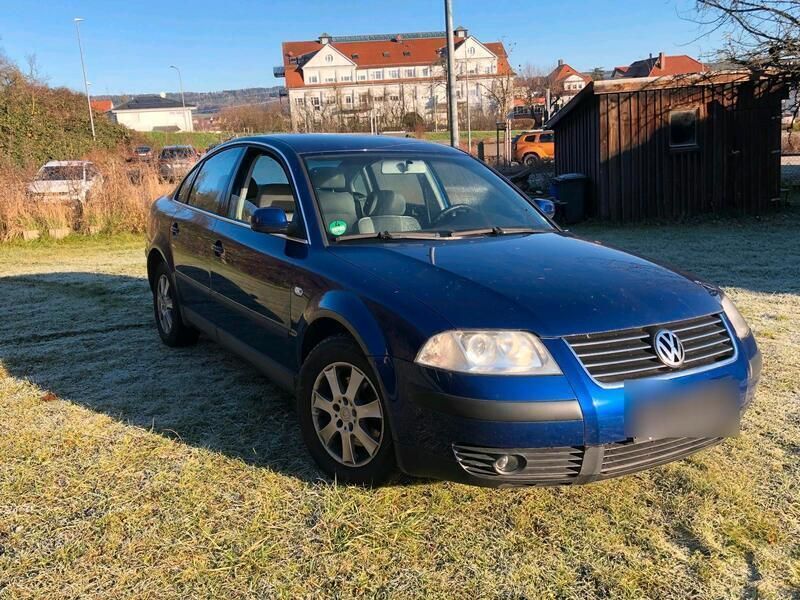 Blau Gebraucht 2002 VW Passat Limousine | 1.999 € (Fairer Preis) - Bild 1/4