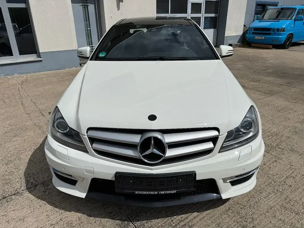 Gebraucht Mercedes C250 AMG line 204 PS (150 kW) 2012 Weiß Coupé