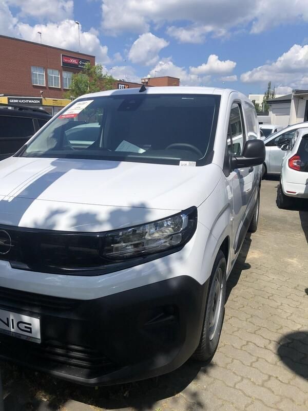 Weiß Gebraucht 2025 Opel Combo Edition Van / Kleinbus | 22.234 € (Fairer Preis) - Bild 1/4