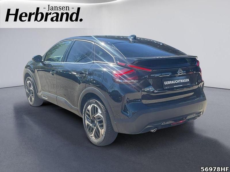 Gebraucht Citroën C4 Shine 131 PS (96 kW) 2023 Lackierung schwarz perla nera/ SUV