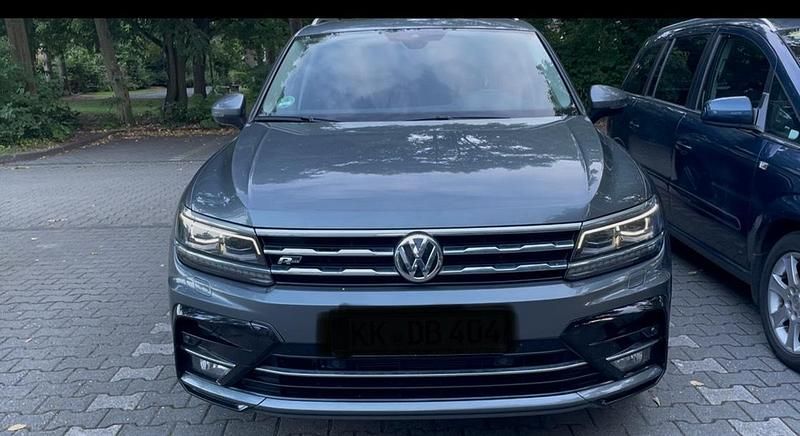 Grau Gebraucht 2019 VW Tiguan Allspace R-line SUV | 29.999 € (Fairer Preis) - Bild 1/4
