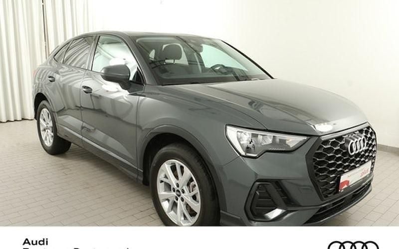 Grau Gebraucht 2021 Audi Q3 Sportback Ambiente SUV | 27.885 € (Guter Preis) - Bild 1/4