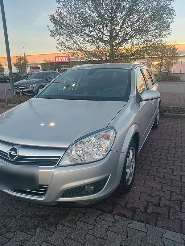 Gebraucht Opel Astra Edition 105 PS (77 kW) 2007 Silber Kombi