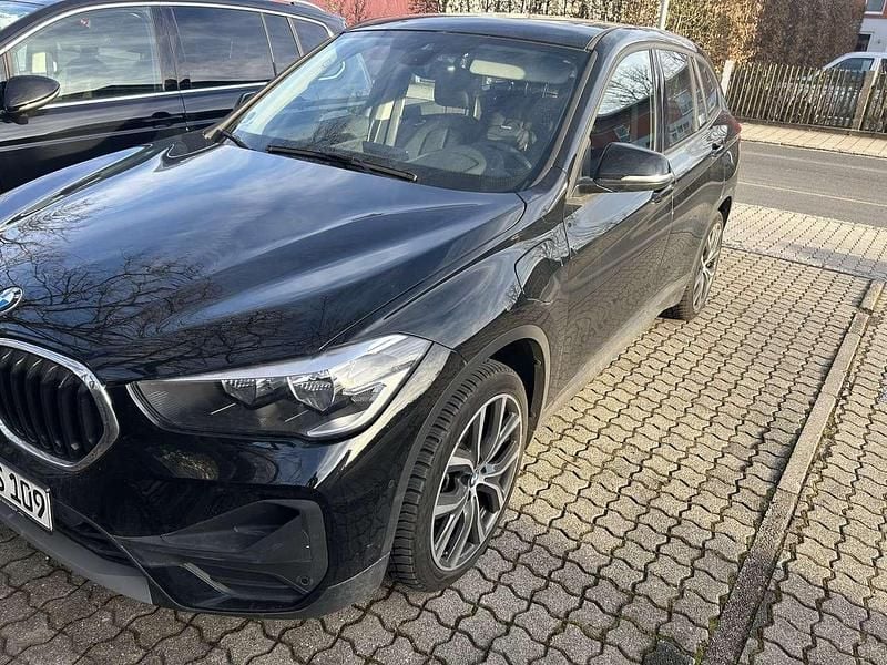 Schwarz Gebraucht 2021 BMW X1 Advantage SUV | 20.750 € (Guter Preis) - Bild 1/4