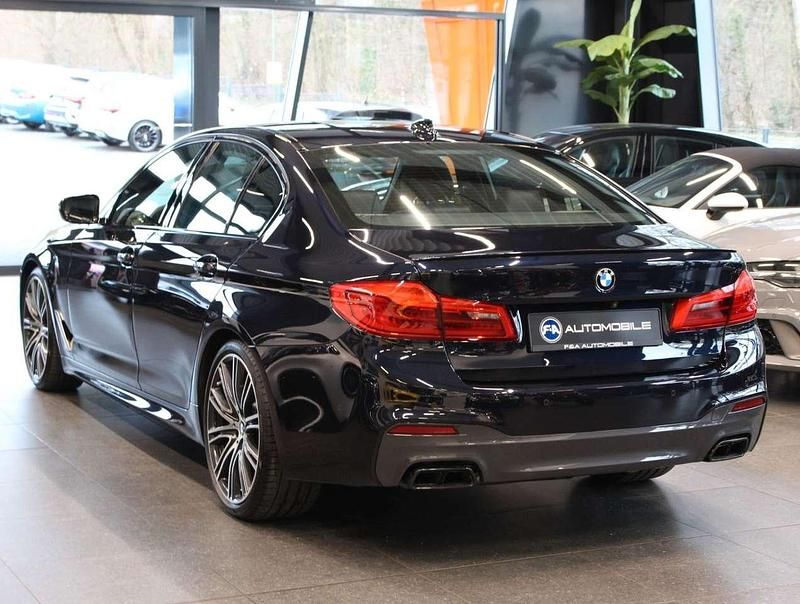 Gebraucht BMW 550 462 PS (339 kW) 2018 Schwarz Limousine
