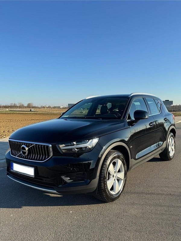 Schwarz Gebraucht 2020 Volvo XC40 SUV | 20.500 € (Superpreis) - Bild 1/4