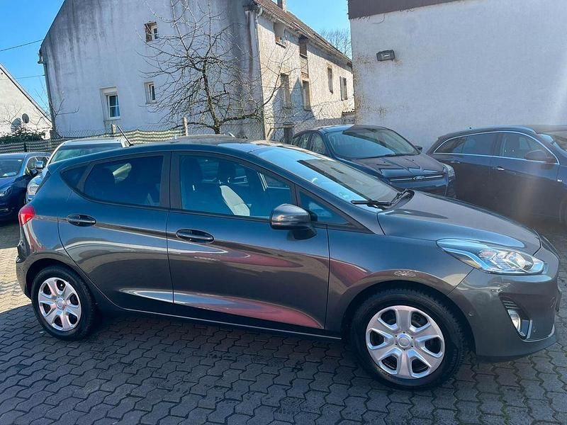 Gebraucht Ford Fiesta Cool & Connect 101 PS (74 kW) 2019 Kleinwagen