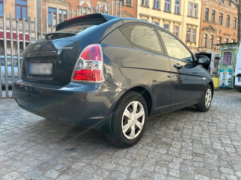 Second-hand Hyundai Accent 97 CP (71 kW) 2007 Maro Berlinǎ