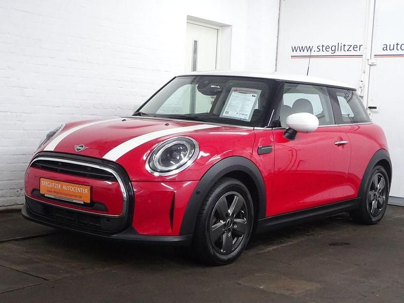 Chili (solar) red Gebraucht 2021 Mini Cooper Classic Kleinwagen | 20.900 € (Fairer Preis) - Bild 1/4