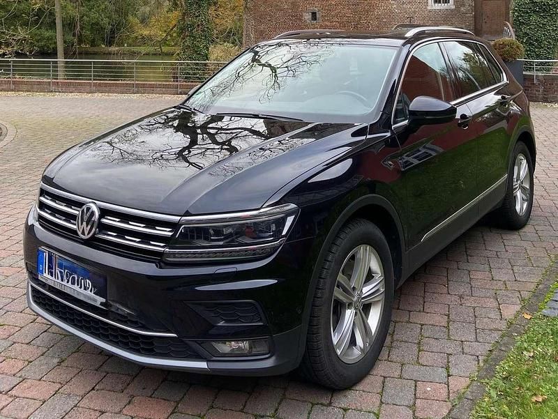 Second-hand VW Tiguan Highline 220 CP (161 kW) 2018 Negru SUV