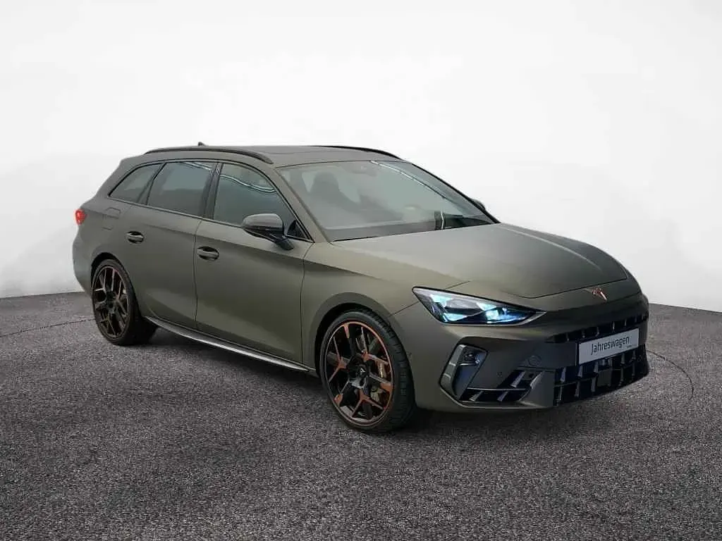 Neu Cupra Leon VZ 333 PS (244 kW) 2026 Centurybronze matt Kombi