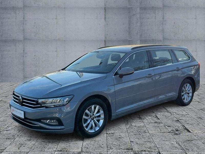 Gebraucht VW Passat Business 150 PS (110 kW) 2023 Mondsteingrau Kombi